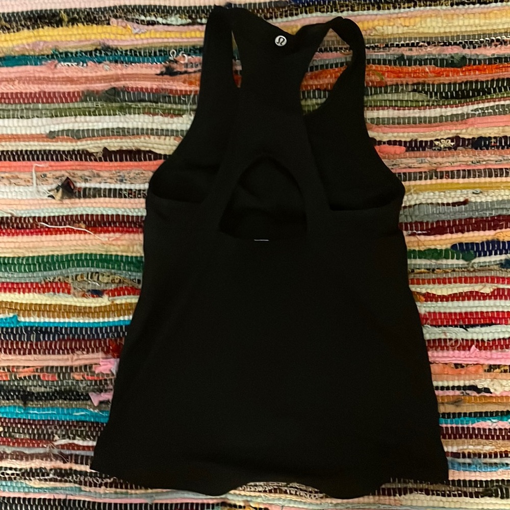 Lululemon size 4 workout tank top w/ built in bra
